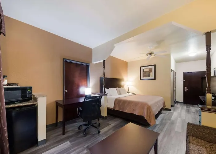 Quality Inn & Suites Terrell