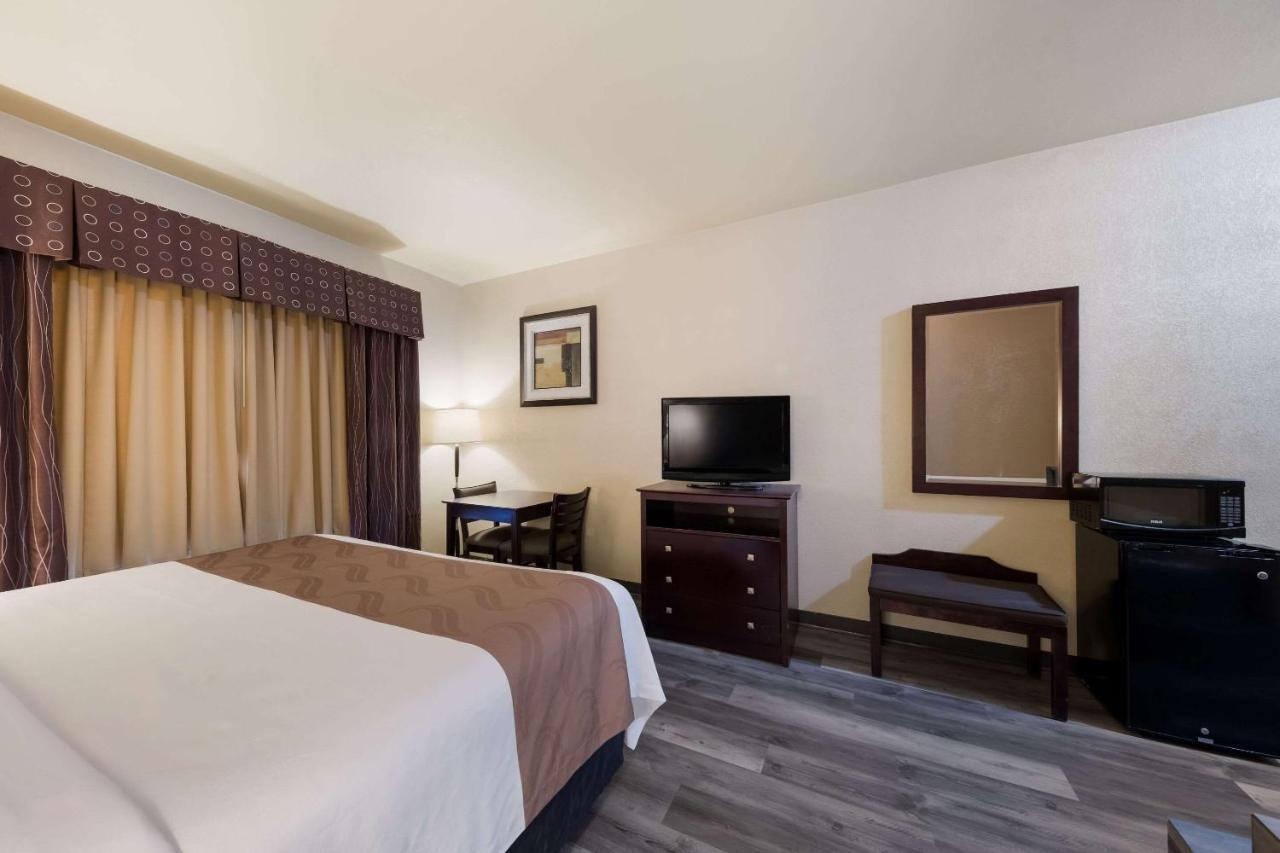 Quality & Hotel 3*