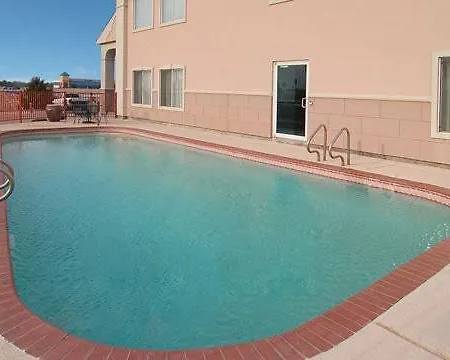 Quality Inn & Suites Terrell 